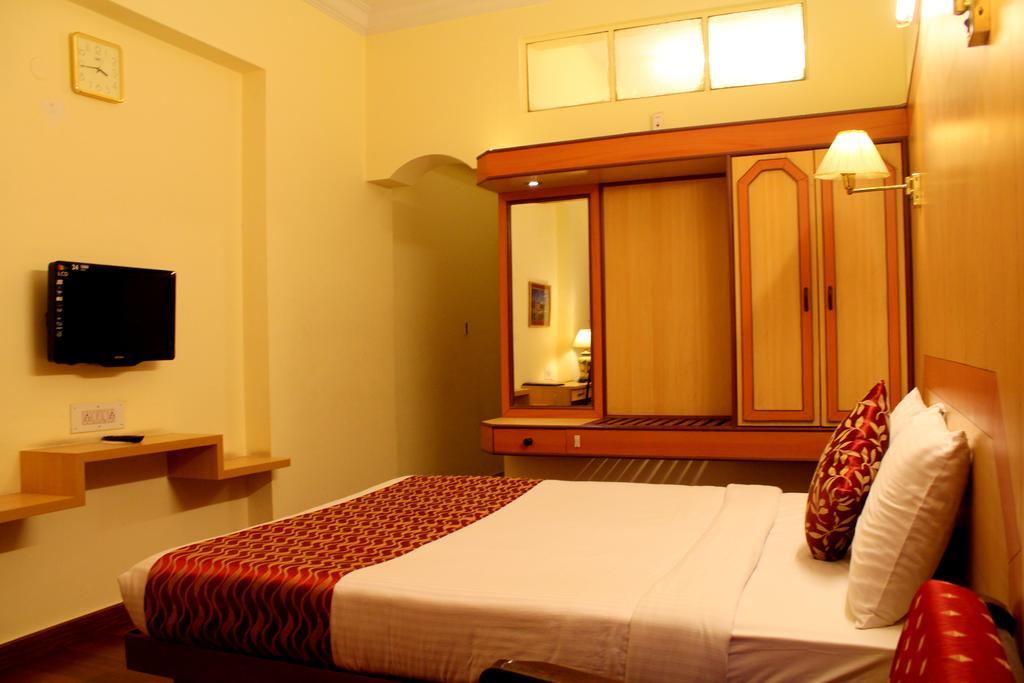 Hôtel Yasodha Towers à Hosūr Chambre photo