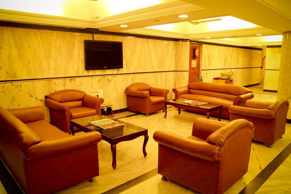 Hôtel Yasodha Towers à Hosūr Extérieur photo